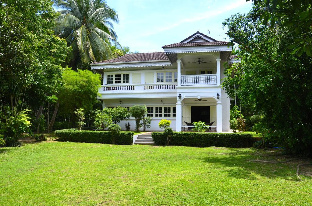 Baan Khun Nang Colonial Residence Mae Nam Exterior photo